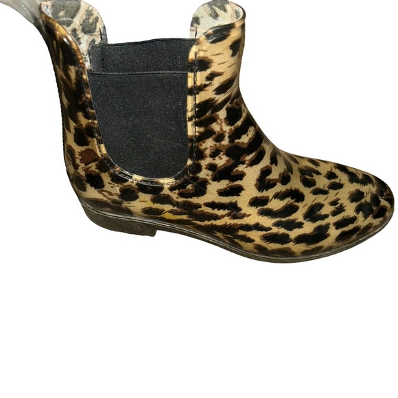 JCrew Chelsea Leopard Print Ankle Rain slip on Boots Size 8 booties - Picture 1 of 5